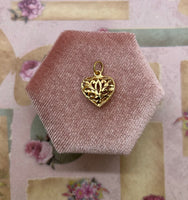 10K filigree heart charm