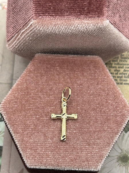 10K textured cross