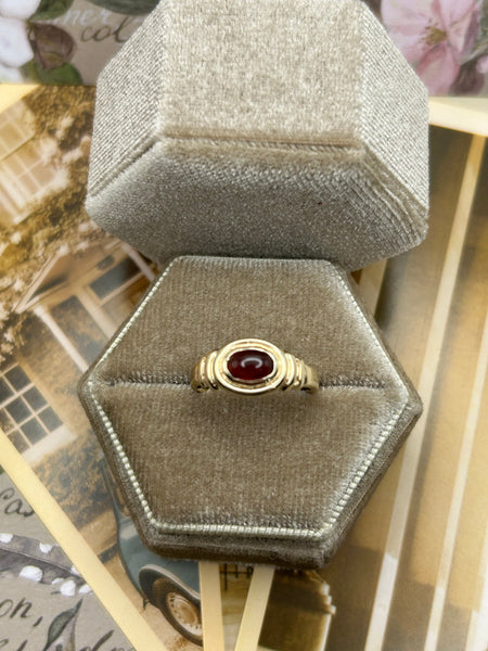 10K Yellow Gold Cabochon Garnet Ring