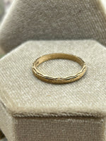 14K yellow gold textured design band - 2.50mm